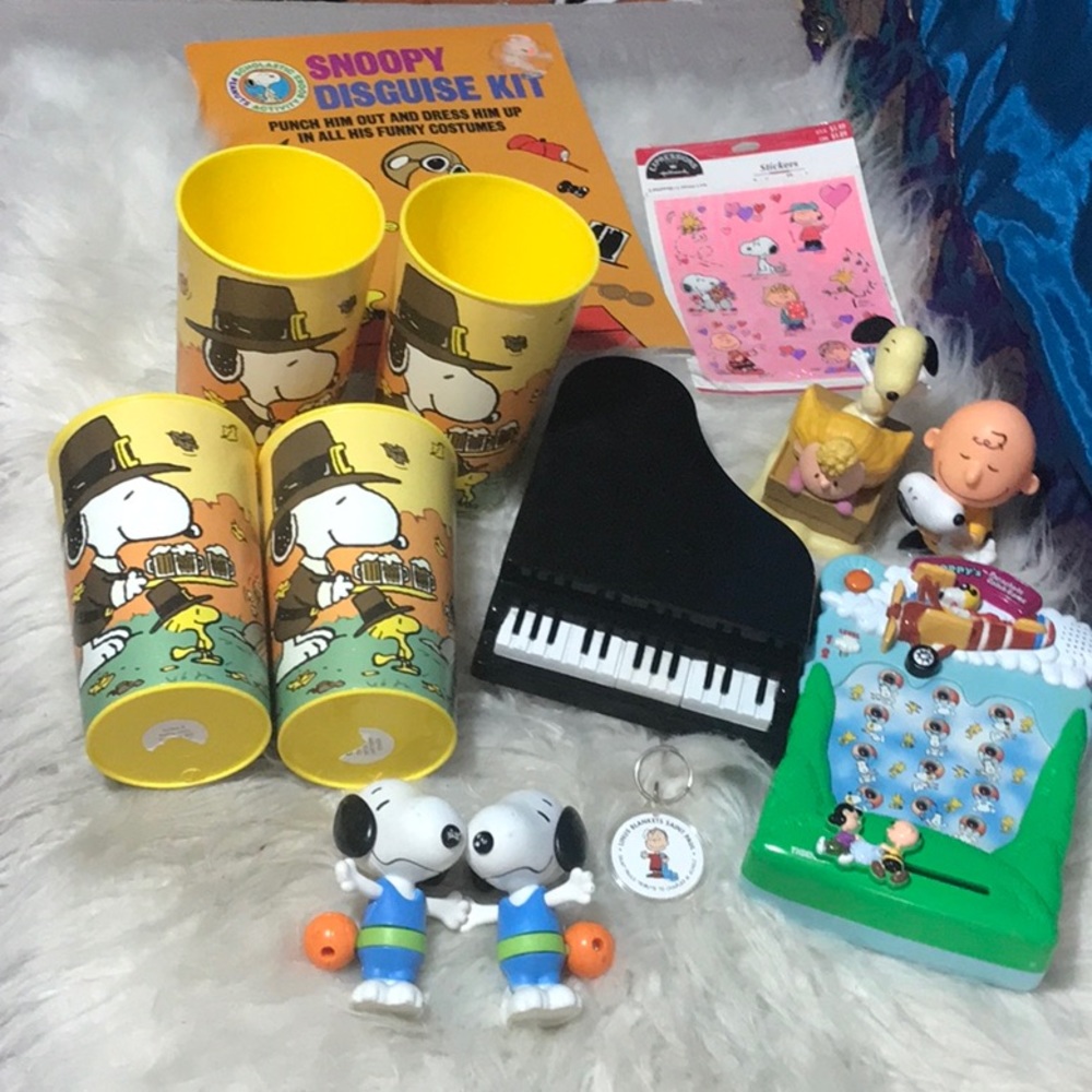 Peanuts Snoopy Charley Brown bundle collection